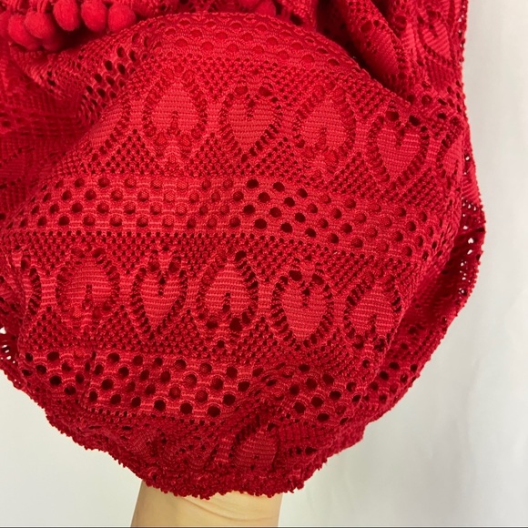 Guess red lace with heart detail crop top L - Picture 5 of 6